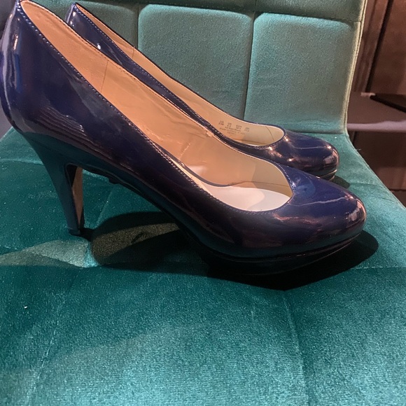 Blue heels - Picture 1 of 2